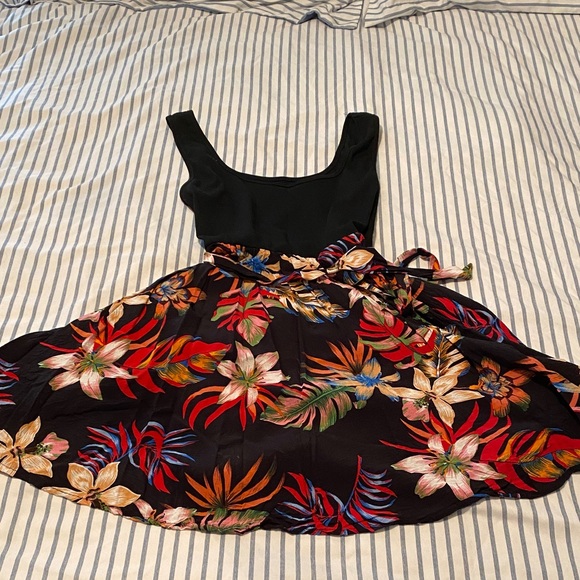 Bundle - dresses Floral Mixed Print Tank Tops - Navy, Black, Multi Floral - Picture 4 of 6